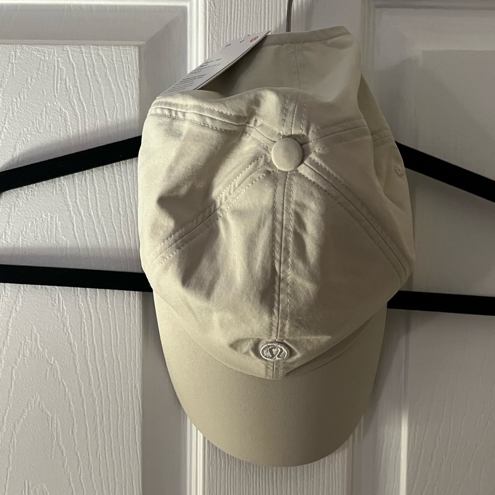 Lululemon baller hat